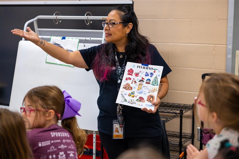 Heritage Elementary students in a Spanish class